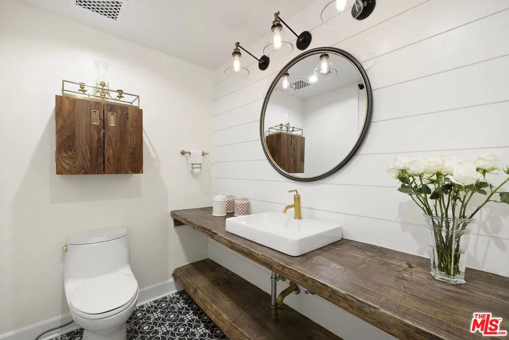 211 S Spalding Drive 109s, Beverly Hills, California 90212 home-pic-8